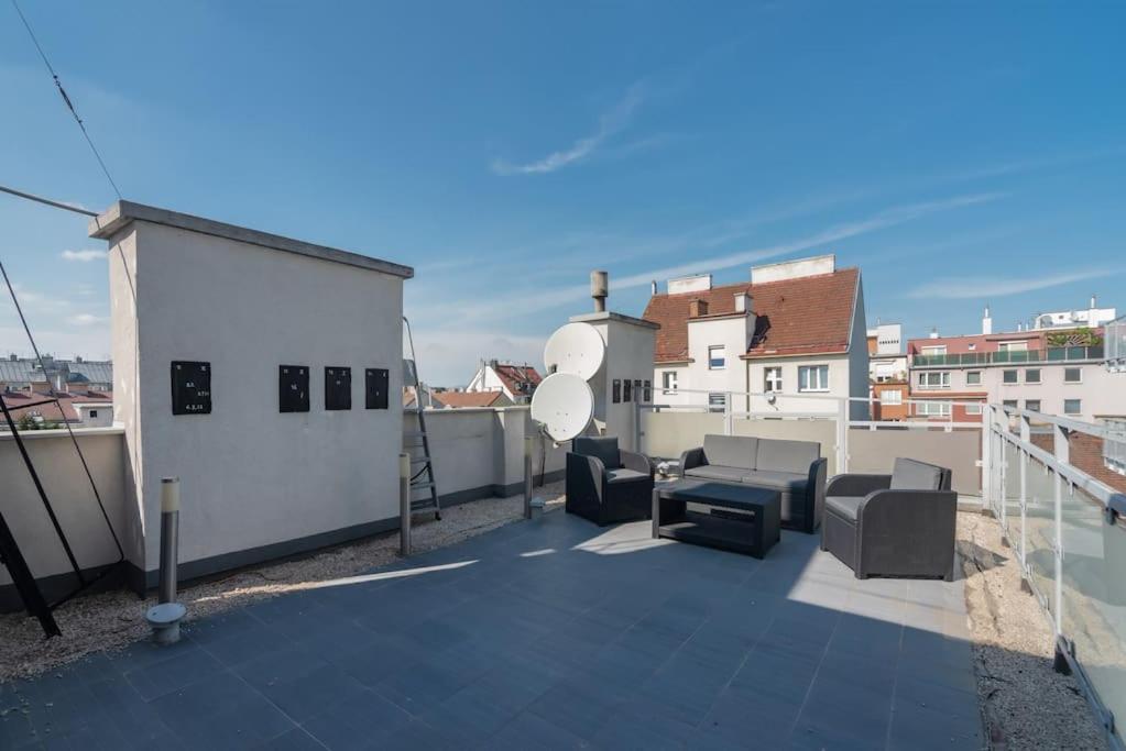 Grosse Terrasse, Klimaanlage Und U-Bahn Naehe Appartement Wenen Buitenkant foto