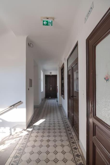 Grosse Terrasse, Klimaanlage Und U-Bahn Naehe Appartement Wenen Buitenkant foto