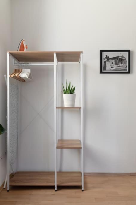 Grosse Terrasse, Klimaanlage Und U-Bahn Naehe Appartement Wenen Buitenkant foto